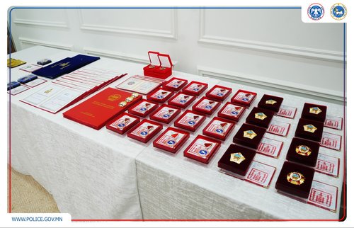 Алба хаагчдад цол, шагнал гардууллаа